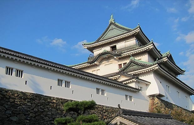 ปราสาทวะคะยะมะ (Wakayama Castle)